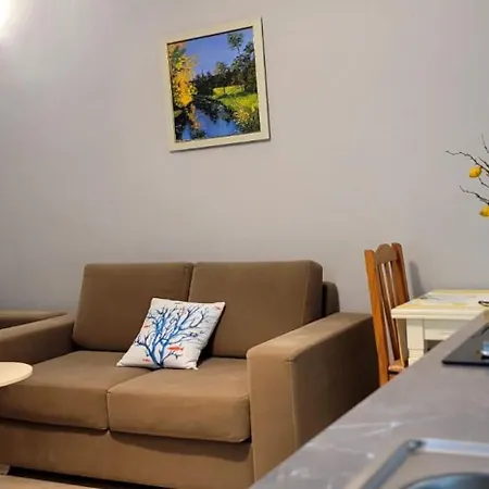 Private Rooftop Jacuzzi- Side Duplex * Golem (Tirana)