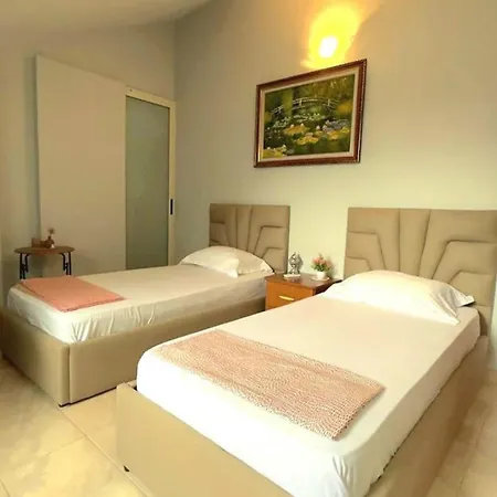 Private Rooftop Jacuzzi- Side Duplex * غوليم